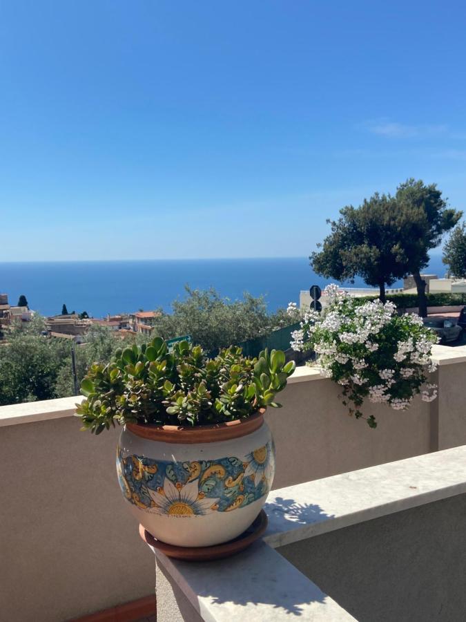 Villa Centaurea Apartment With Private Parking Taormina Exteriör bild