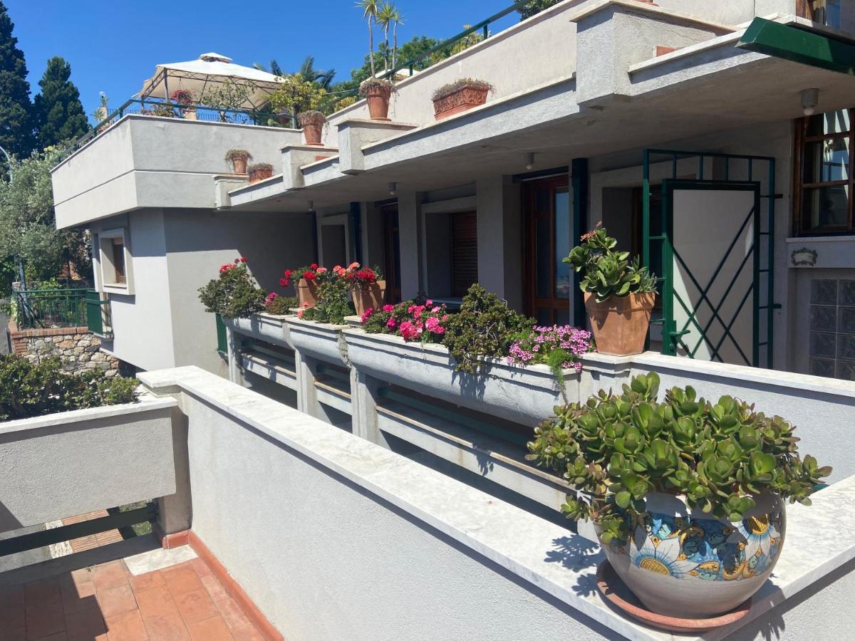 Villa Centaurea Apartment With Private Parking Taormina Exteriör bild